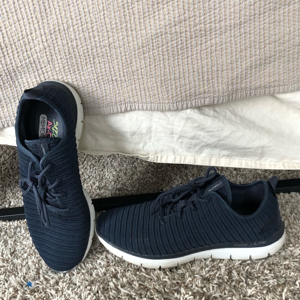Sketchers Air Cooled Memory Foam Sneakers